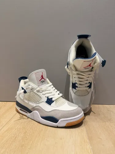 Air Jordan 4 - retrô