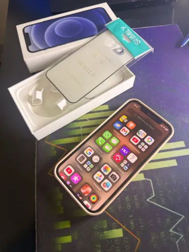 iPhone 12 novíssimo