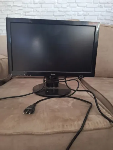 Monitor Lg Flatron L177ws 17 Pol. - Com cabo VGA e adaptador HDMI (Usado)