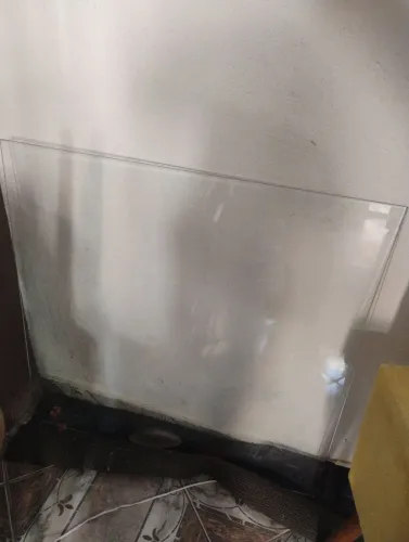 Vendo tampo de mesa de vidro temperado para 4 cadeiras 