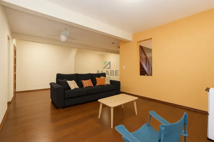 Casa de vila para venda em Vila Nova Conceição com 5 quartos, sendo 2 suítes, 199m²