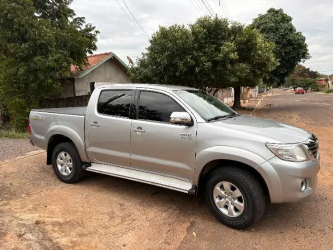 Toyota Hilux CD SRV 4X4 2.7 Flex 16V Aut. 2015