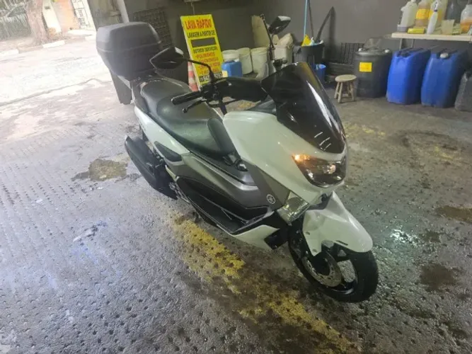 YAMAHA NMAX 160 ZERADA