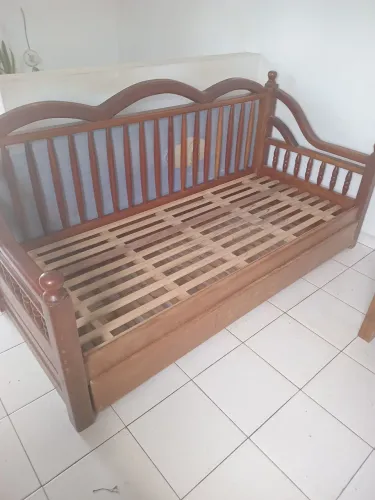Bicama em madeira maciça com cama auxiliar
