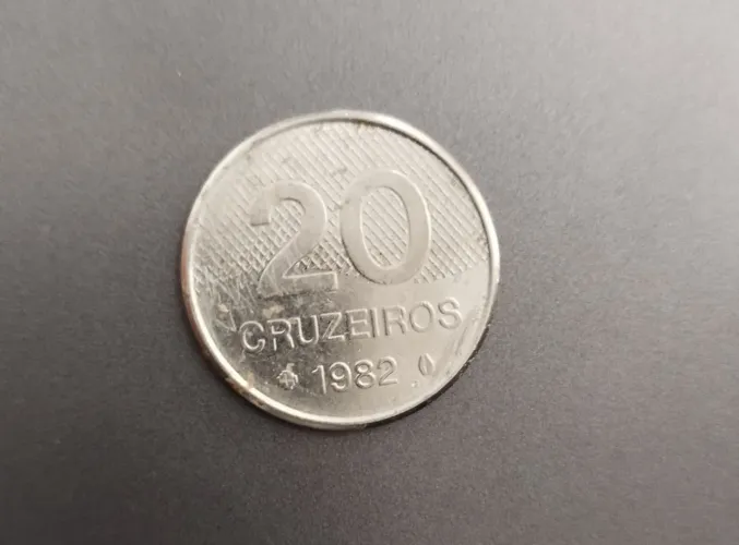 Moeda antiga 20 cruzeiros 1982