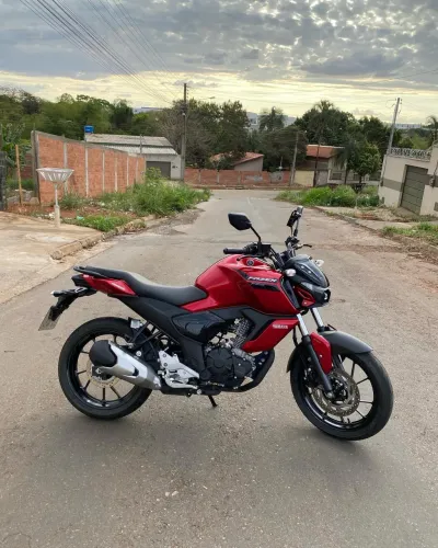 Vende-se moto Fazer FZ15 2024 - R$18.500