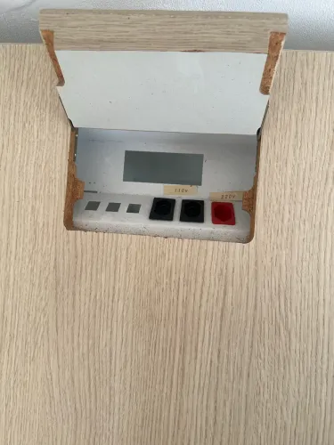 Kit 2 peças com Mesa escritório em L 180x170 com armário e gaveteiro Branco e bege.