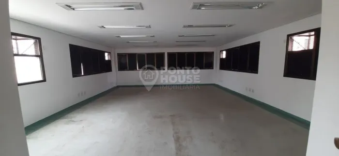 Sala comercial de 60m² vão livre e 02 vagas, ao lado Metrô Ana Rosa