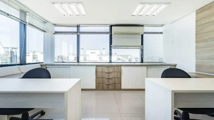 Excelente sala comercial no Moinhos de Vento