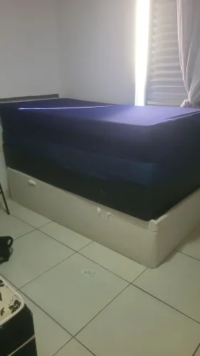 Vendo 1 cama box solteiro baú e 1 cama box solteiro sem baú