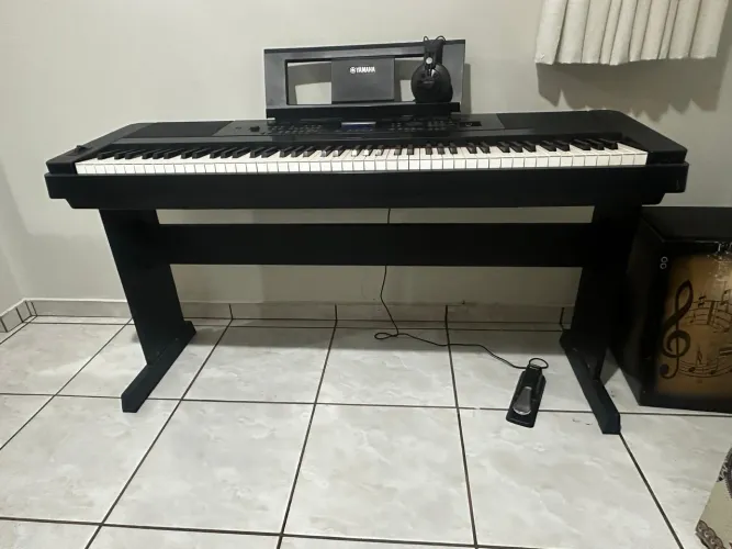 Grand Piano Yamaha DGX 660