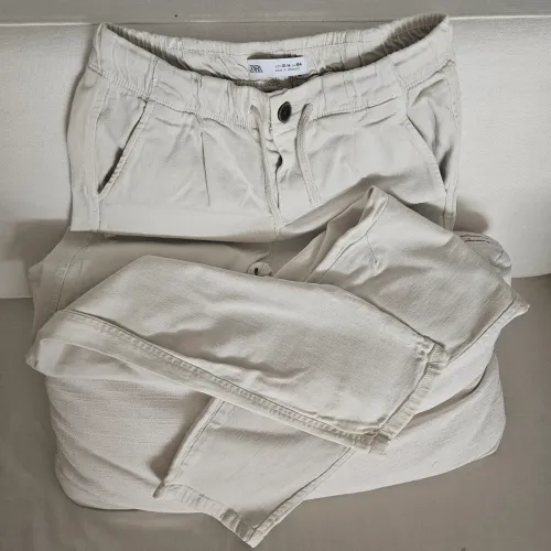 Calça social teens tam14 Zara