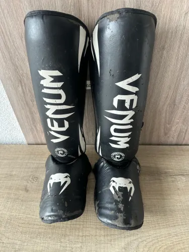 caneleira venum até o pé Muay Thai Kickboxing MMA proteje muito ! difícil achar