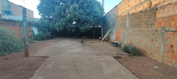 LOTE DE 300M² COM CASA 2 QUARTOS DENTRO