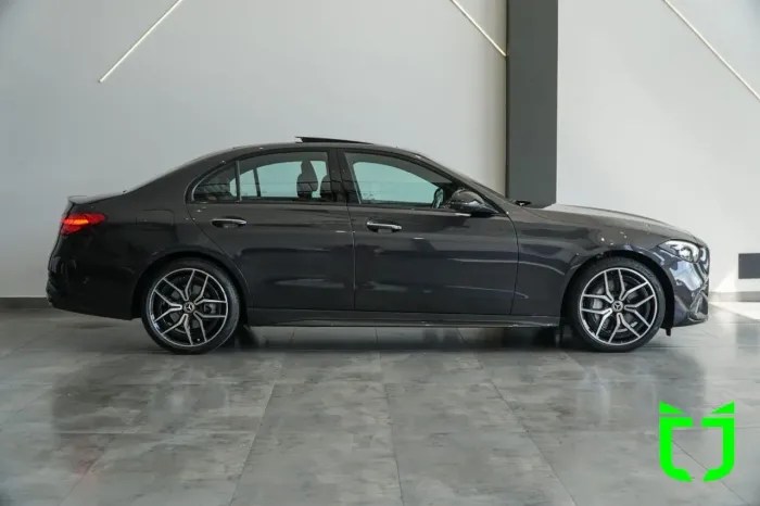 Mercedes-Benz C-300 AMG Line EQ Boost 2.0 TB Aut. 2024