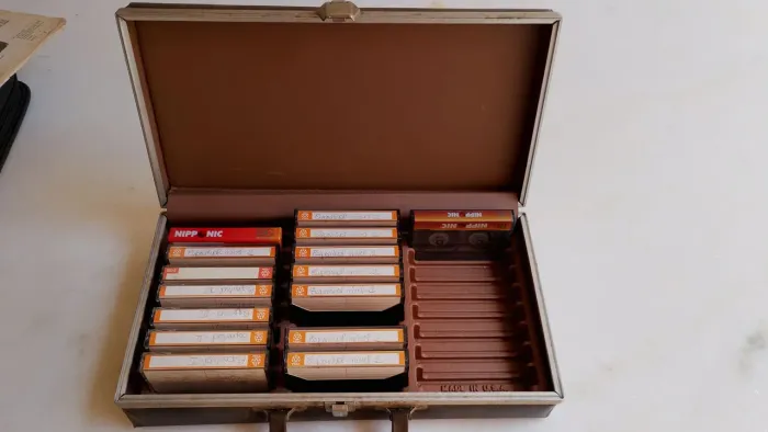 Track tape americano mais 15 fitas cassetes