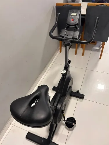 BICICLETA ERGOMÉTRICA À VENDA