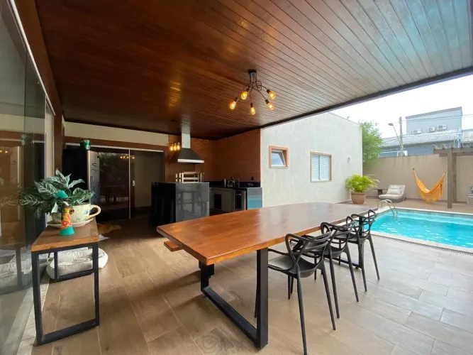 Sobrado de 361 m² no Condomínio Gávea Hill I