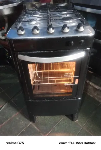 Vendo esse fogão Esmaltec 4 bocas