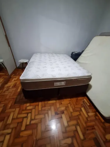 Colchão Queen Size Umaflex Berlim com Pillow Top e Molas Ensacadas