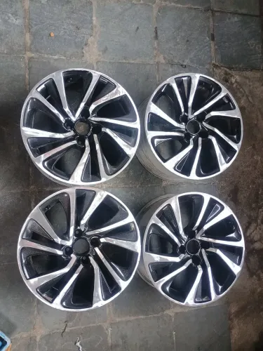 Rodas C4 lounge diamantadas aro 17