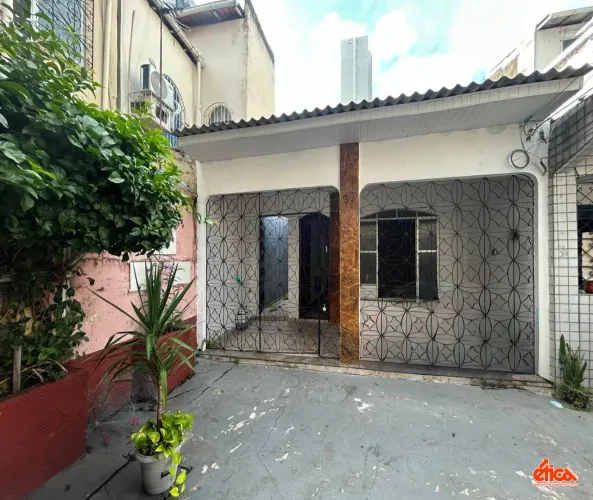 Casa Térrea localizada em Vila Fechada - Tv. 09 de Janeiro|01 Vaga de Garagem - São Brás -