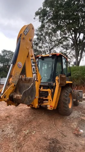 Retroescavadeira Marca JCB 3C Turbo - Diesel