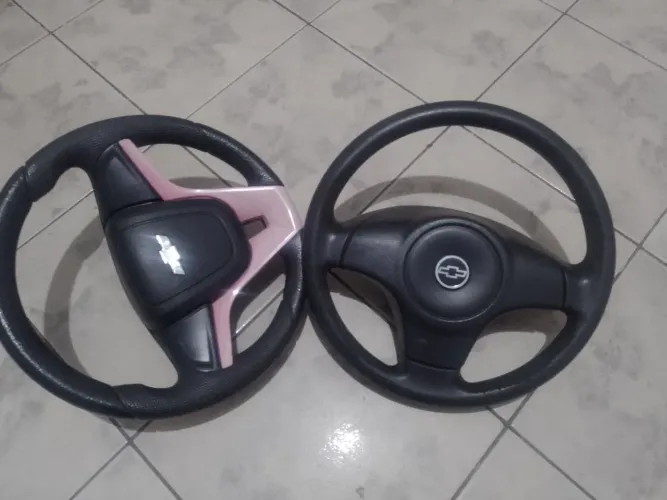 Vende-se 2 Volante usados