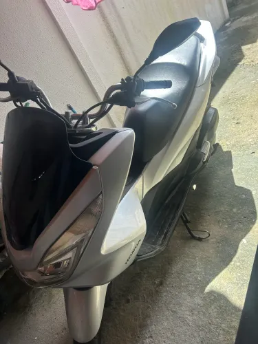 Vendo pcx só falar quem realmente tiver interesse