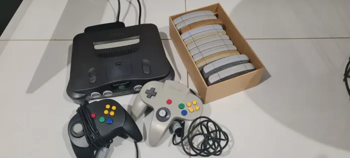 Nintendo 64, jogos e adaptador para tela plana