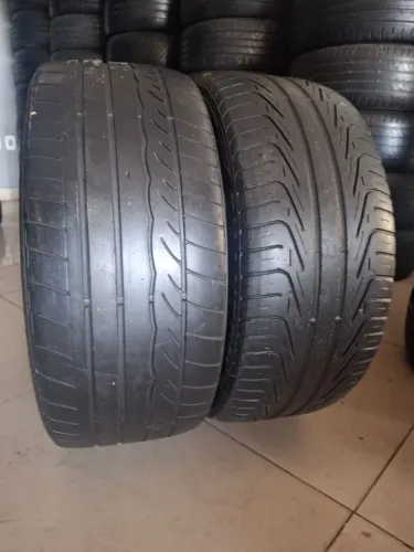 02 pneus 235/45/17 perfil baixo bons de borracha