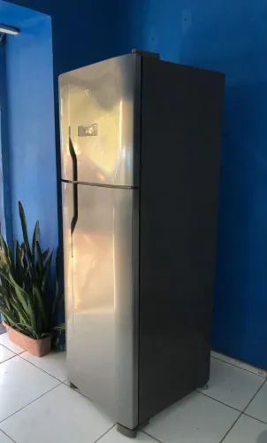 GELADEIRA FROSFEE DÚPLEX INOX MUITO NOVA DOU GARANTIA DE 3'MESES!!!