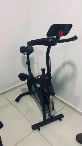 Bicicleta Ergométrica Spinning Rmira ER70 para até 150 kg com Volante de 14 kg e Tela LED