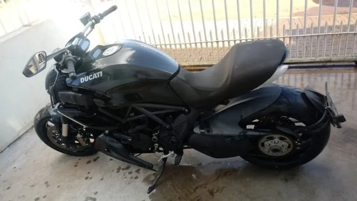 Sucata de moto para retirada de peças Ducati Diavel 2012