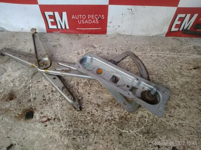 Máquina de vidro dianteira esquerda Corsa 2002 Millenium 