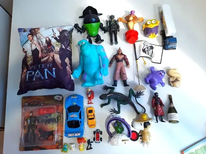 Lotão de Brinquedos Diversos nº1 - Monstros S/A, Dragon Ball, Minions, Comandos em Ação