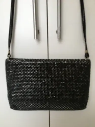 linda bolsa preta com manta metálica!