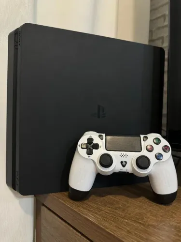 PS4 Slim semi novo com garantia