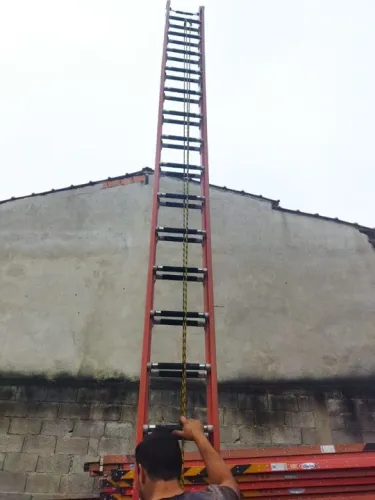 Aluguel alugar alugo locação escadas escada 12m 10m