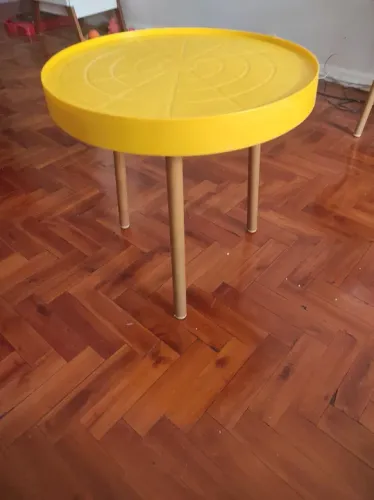 Mesa de Centro Amarela