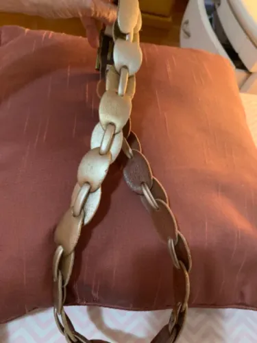 Cinto dourado e prata em couro