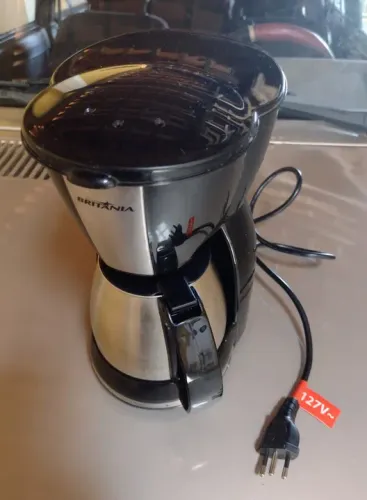 Cafeteira 15 Cafés - Jarra Inox - 127 volts