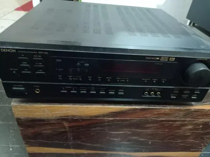 Receiver Denon Modelo AVR 1403 Funcionando