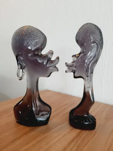 Par de esculturas de resina