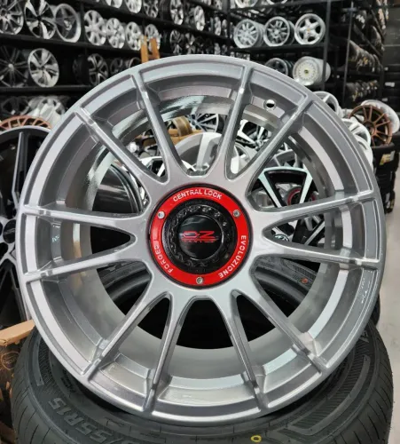 Rodas OZ Ultraleggera aro 17 5x100 5x112 5x114