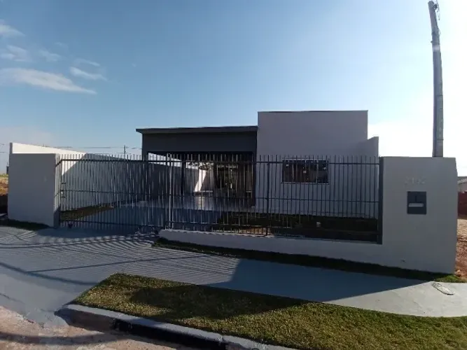 VENDE-SE CASA NO JARDIM AERPORTO 2 UMUARAMA PR