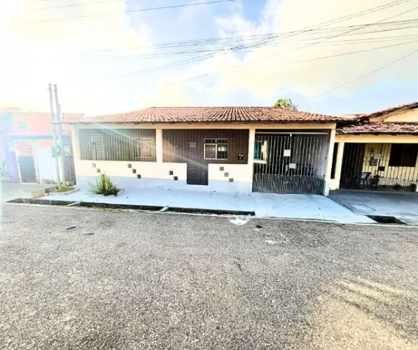 Casa no bairro Porto Grande / 3 quartos 