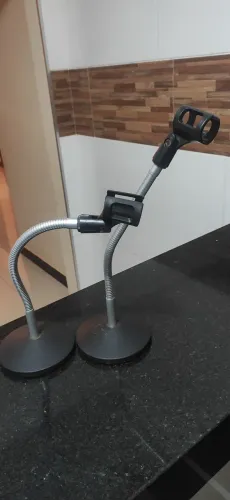 Suporte para microfone de mesa dobrável