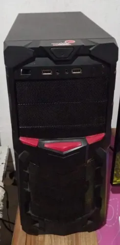 Gabinete Gamer Preto com Design Moderno