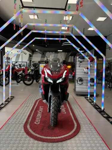 NOVA HONDA ADV 160 - Modelo 2026